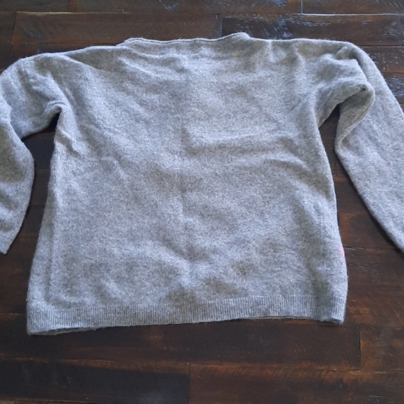 Sweater - Picture 5 of 5